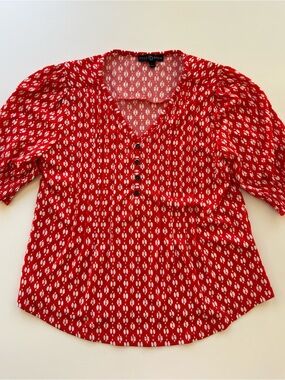 Fred David Red and White V-Neck Short Sleeve Blouse size medium